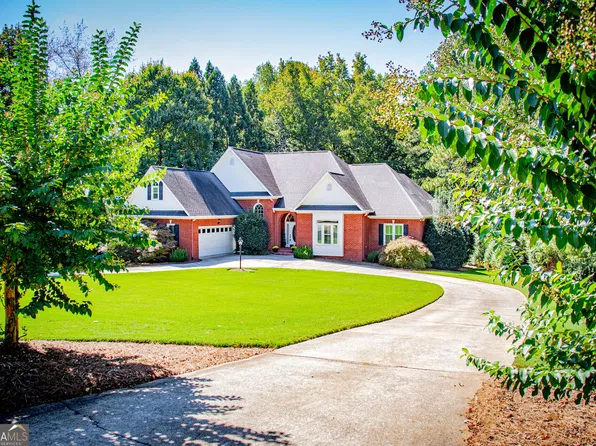 101 Shady Valley Ct, Carrollton, GA 30116