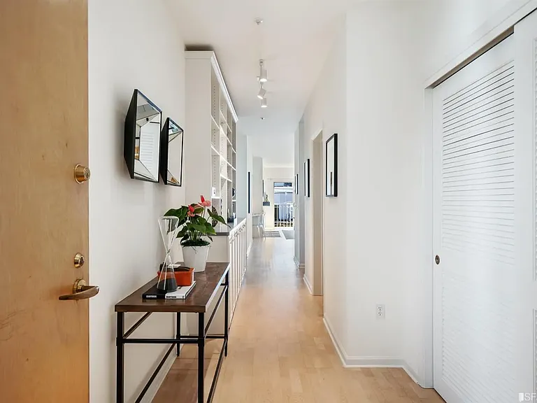 600 Chestnut St #409 — Photo 11