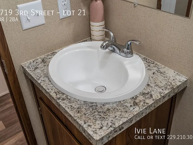 2719 3rd St #21 — Photo 35