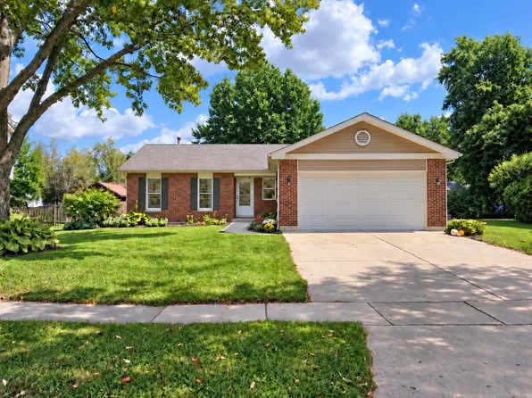 1010 Fox Run Ln, Algonquin, IL 60102