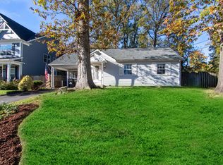 1944 Hileman Rd, Falls Church, VA 22043