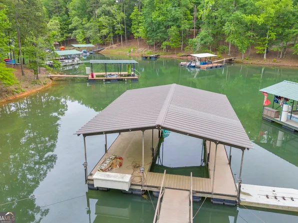 270 Freedom Heights Dr, Hartwell, GA 30643