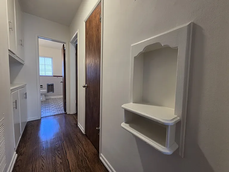 512 N Hayworth Ave #4 — Photo 4