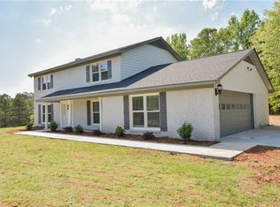 516 Horseshoe Dr, Seneca, SC 29678