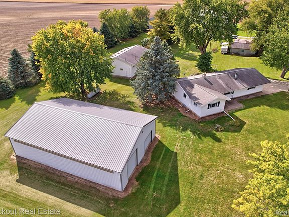 4th image of 9960 E Curtis Rd