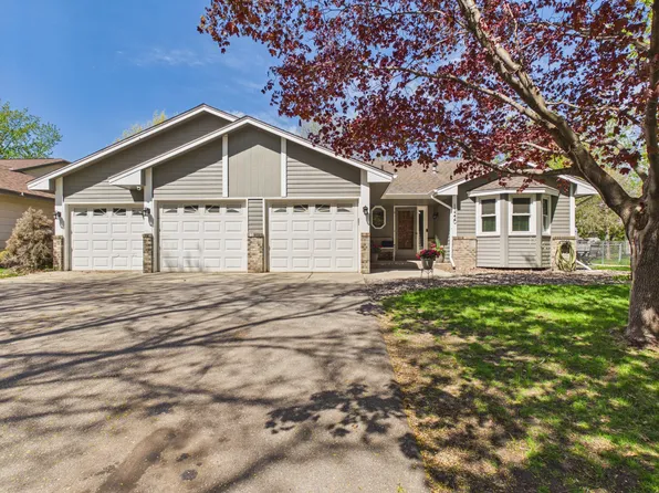 13220 Bittersweet St NW, Coon Rapids, MN 55448