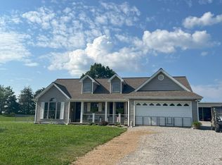 8161 Albany Rd, Burkesville, KY 42717