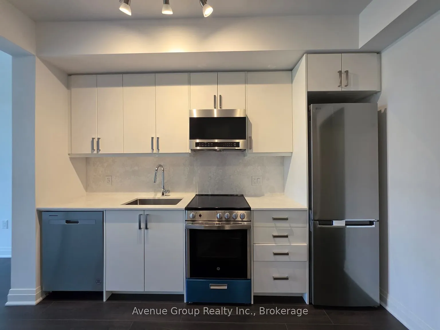 Westmount Boutique Residences — Photo 3