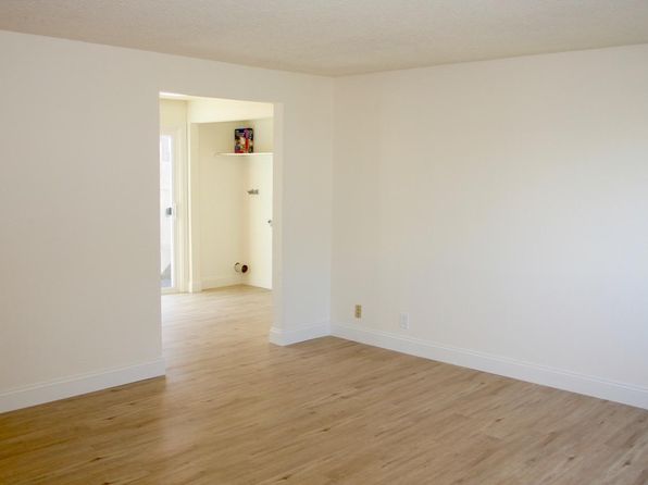 225 SW Kalmia St Suite A