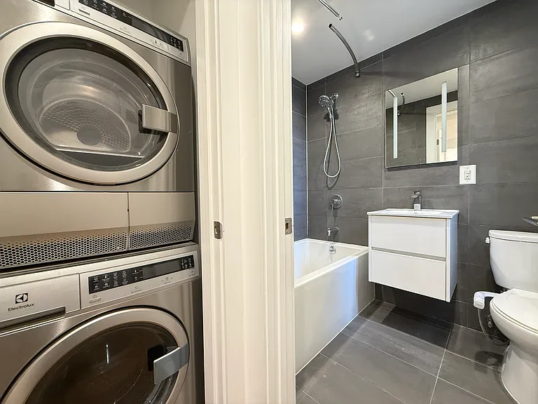 111 Woodruff Ave #4B — Photo 10