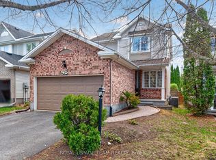 29 Mattawa Cres, Ottawa, ON K2M 2E8