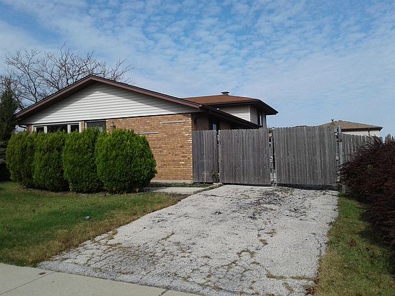 3rd image of 8836 169th St