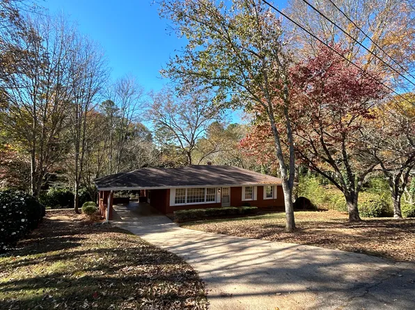 3013 Scenic Dr, Gainesville, GA 30506