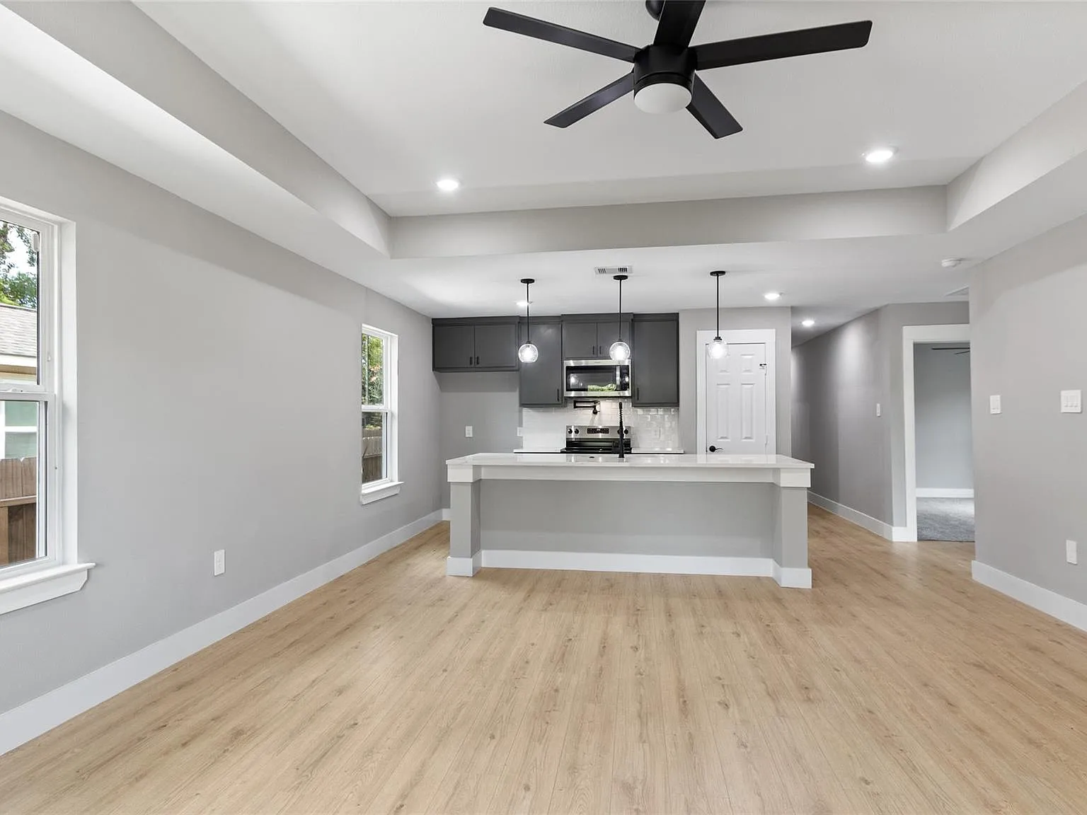 4 bed, 2.0 bath, 1707 sqft, $1,950 — Photo 4