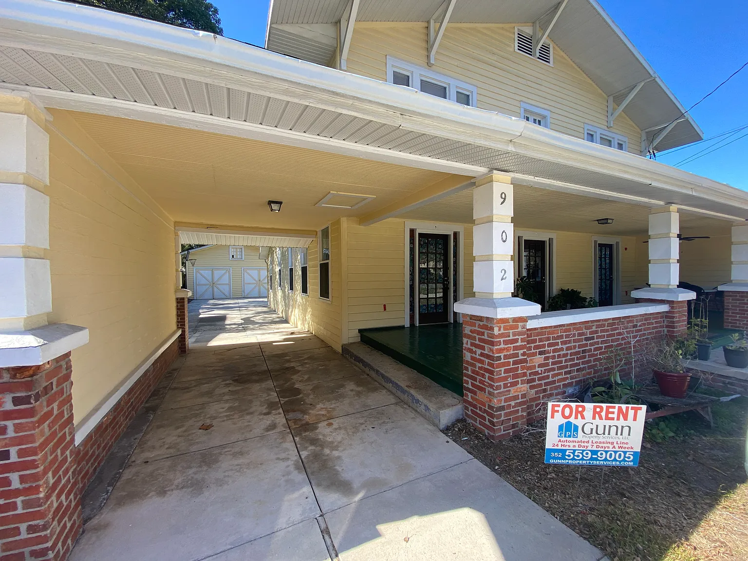 3 bed, 2.0 bath, 1389 sqft, $1,300 — Photo 4