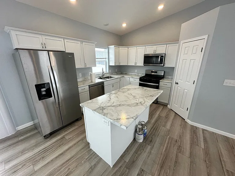 2513 Ivory St — Photo 4