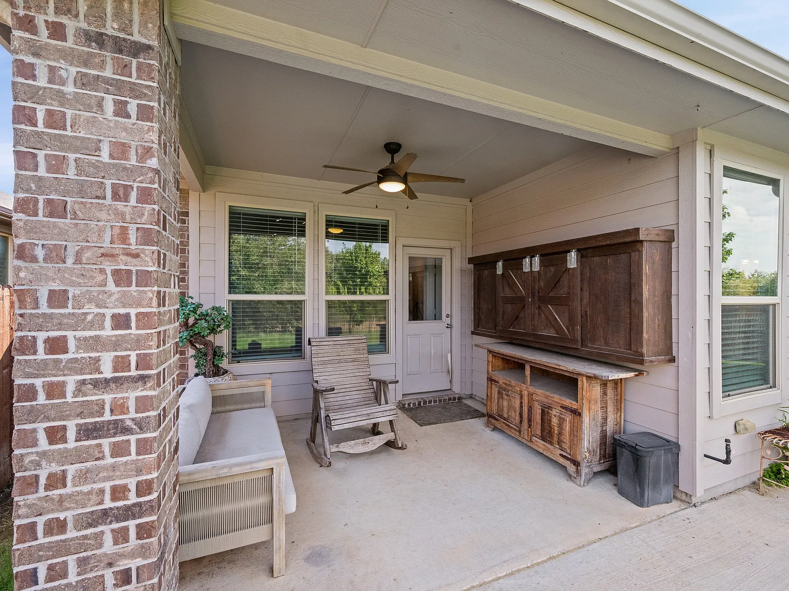 4 bed, 1788 sqft, $2,350 — Photo 4