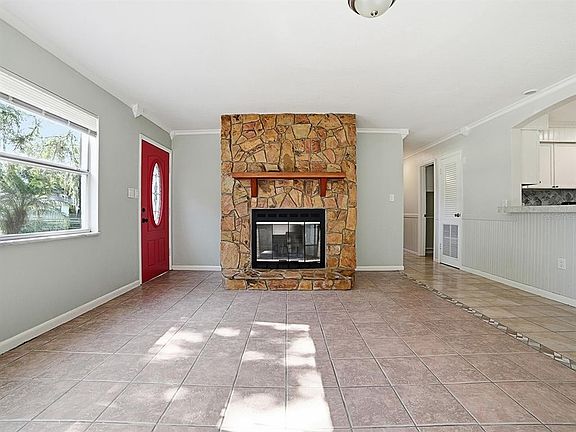 5th image of 1361 PETERS DRIVE