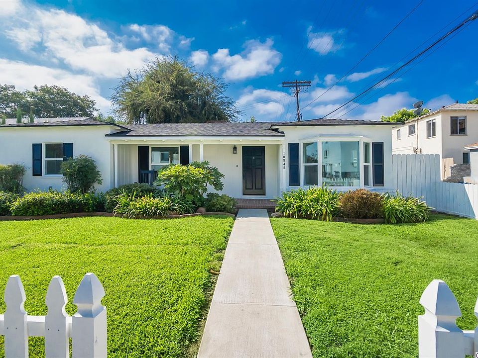 1st image of 10542 Moorpark St
