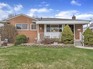 22913 Euclid St, Saint Clair Shores, MI 48082