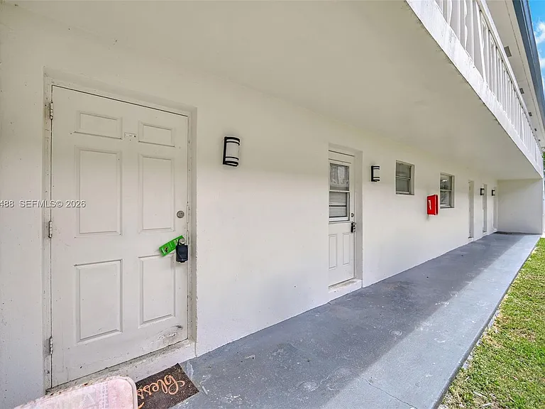 861 SW 74th Ter #102D — Photo 26
