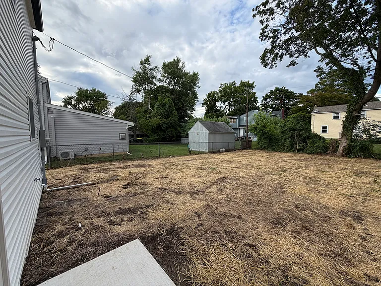 413 Evans Ave — Photo 28