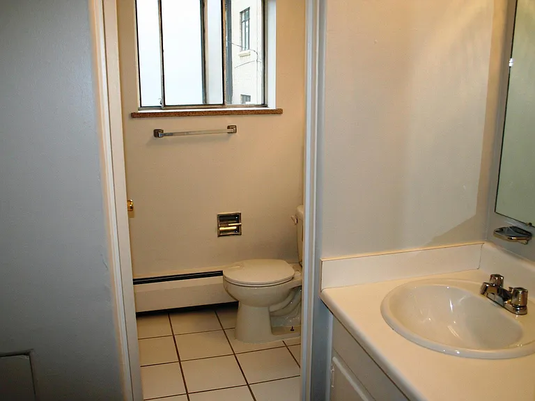 1085 N Pearl St #106 — Photo 5