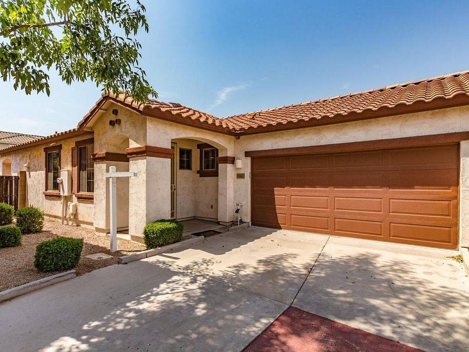 1st image of 942 E Cantebria Dr