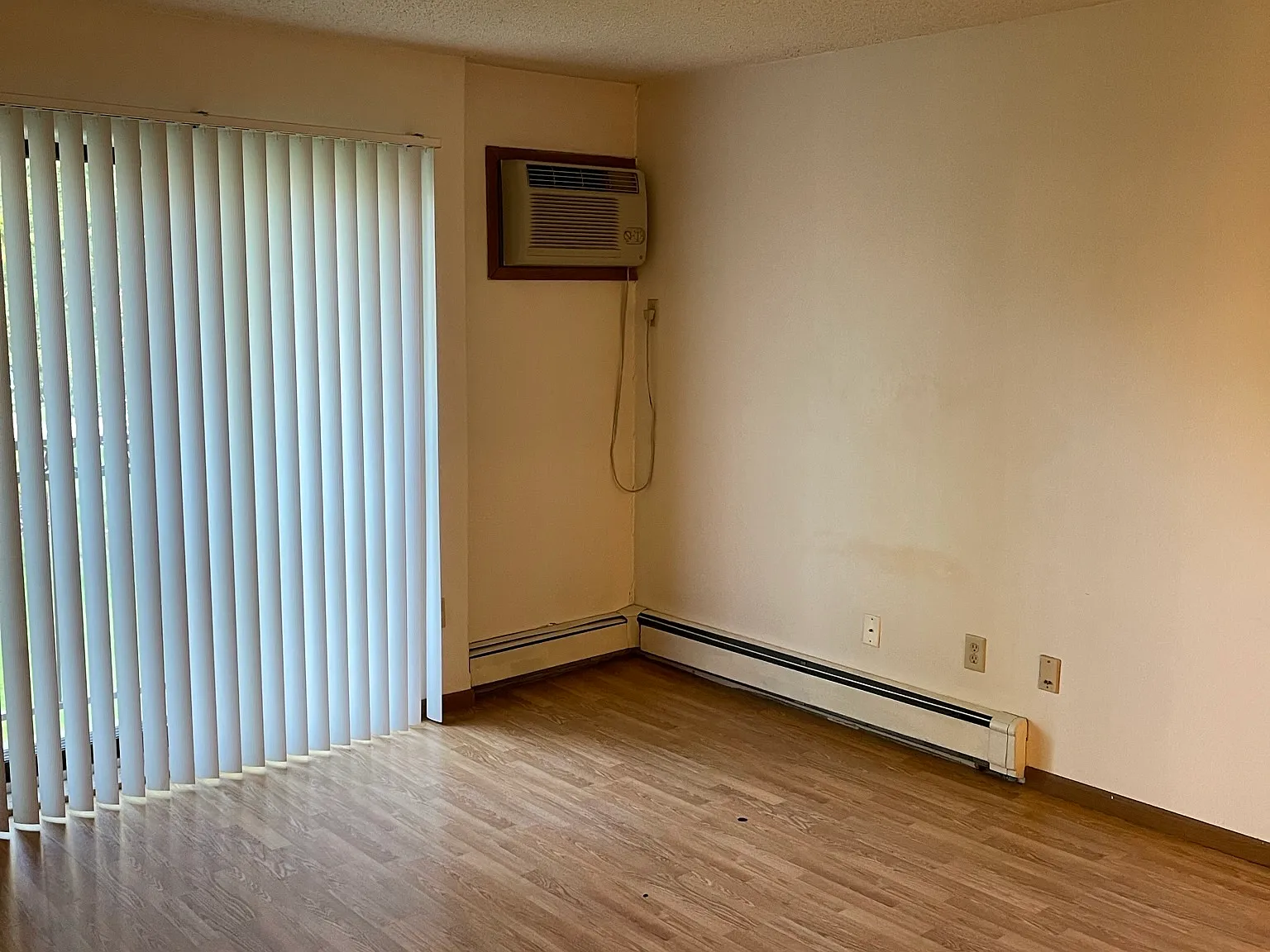 618 E Burlington St — Photo 3
