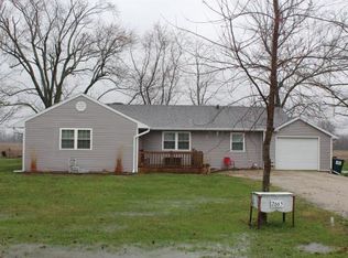 2665 E Washington Rd, Casey, IL 62420