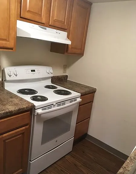 Maiden Square Apartments — Photo 41