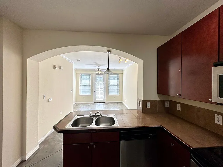 2505 San Gabriel #408 — Photo 3