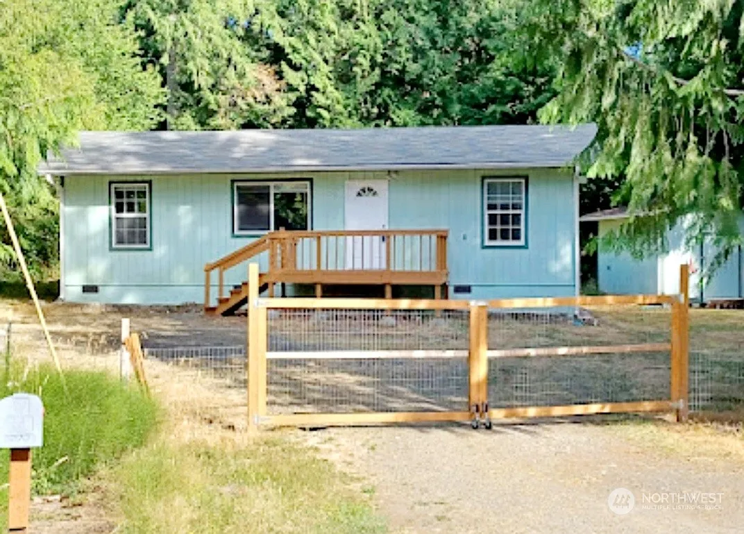 370 E Lakeshore Drive E photo 1