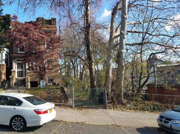 19 Barbey St, Brooklyn, NY 11207