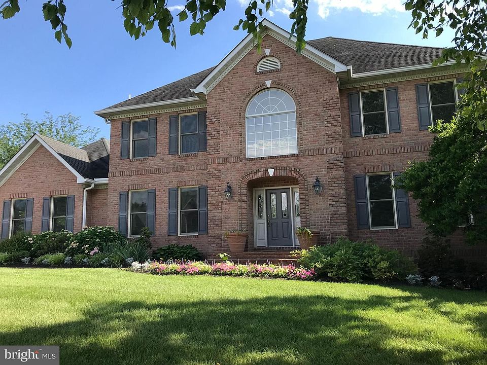 1st image of 20337 Ayoub Ln