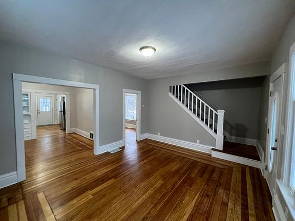 5th image of 1121 Fulton Ave