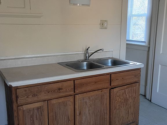 3rd image of 2330 N 45th St