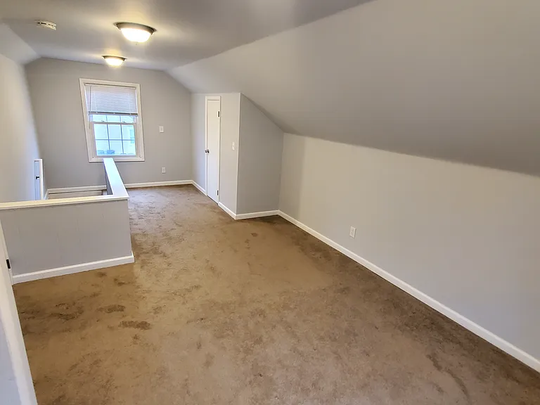 521 N Rembrandt Ave — Photo 24