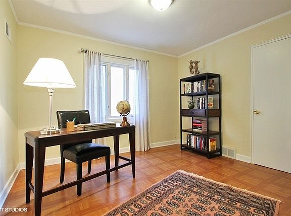 5th image of 2311 Brown Ave #2
