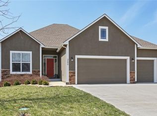 3686 153rd St, Basehor, KS 66007
