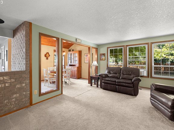 4th image of 3616 SE Roanoke Ct S