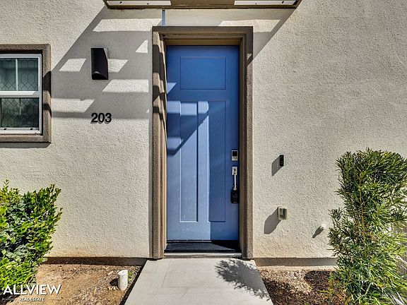 3rd image of 203 Woodland Pl