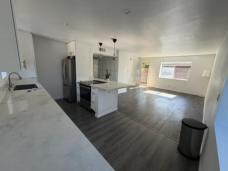 12403 Julian Ave #206 — Photo 7