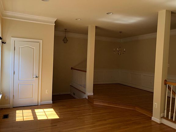 3rd image of 8830 Royal Doulton Ln