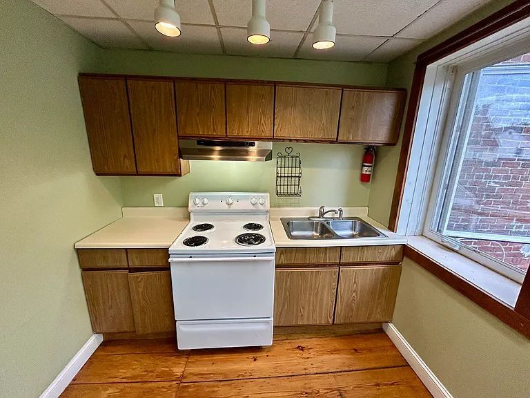 59 Pleasant St #202 — Photo 13