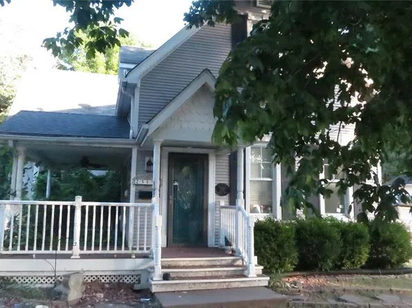 2315 Brown St, Alton, IL 62002