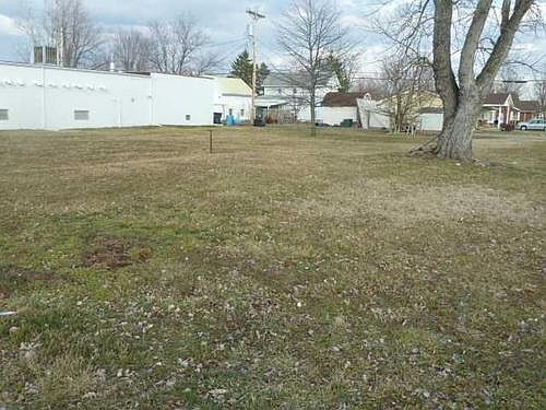 1st image of 250 Long St