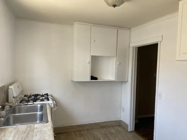 505 E White St APT A, Barstow, CA 92311