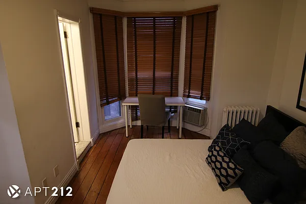 Rented by APT212 INC | media 28