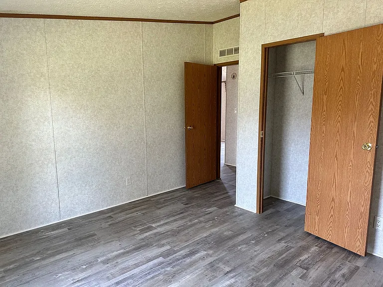 2741 Crab Tree St — Photo 21
